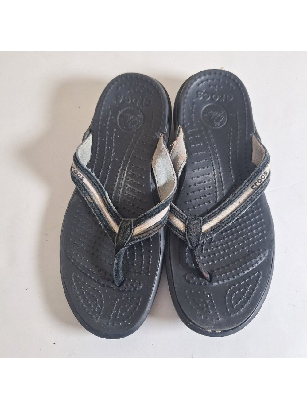Crocs Thong Flip Flops size 6